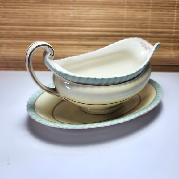 Johnson Brothers Gravy Boat Windsorware JB18 Floral Pattern Aqua Fluted Rim - Picture 5 of 12